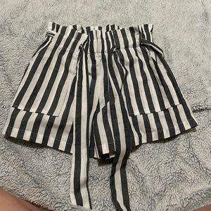 High waist, belted paper bag striped shorts, size M
